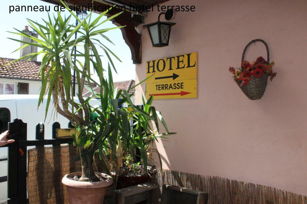 Hotel Le Dervois Монтие-ан-Дер Екстериор снимка