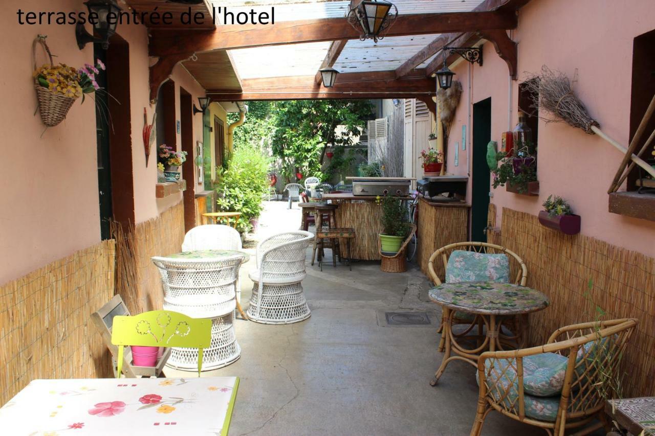 Hotel Le Dervois Монтие-ан-Дер Екстериор снимка