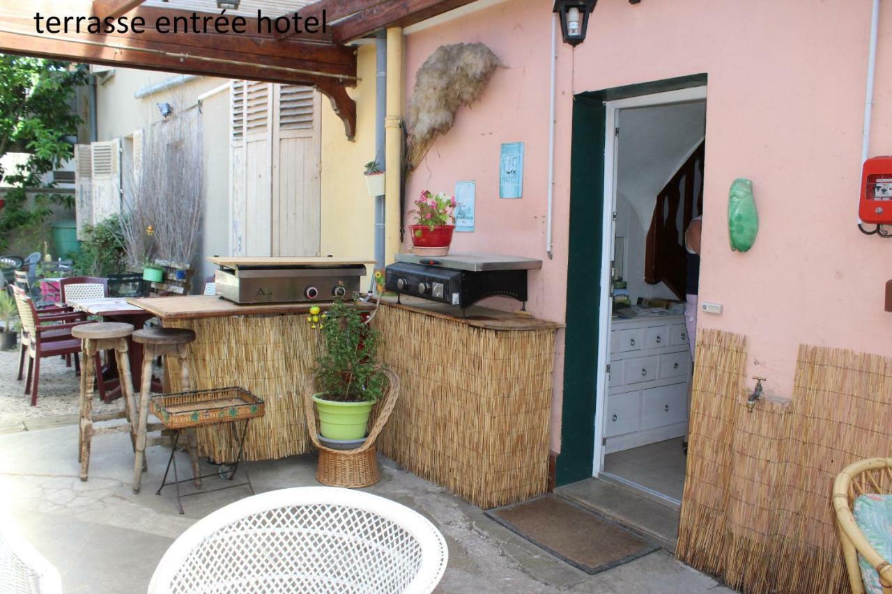 Hotel Le Dervois Монтие-ан-Дер Екстериор снимка